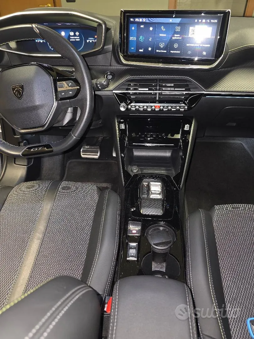 Peugeot 2008 2024 photo 5