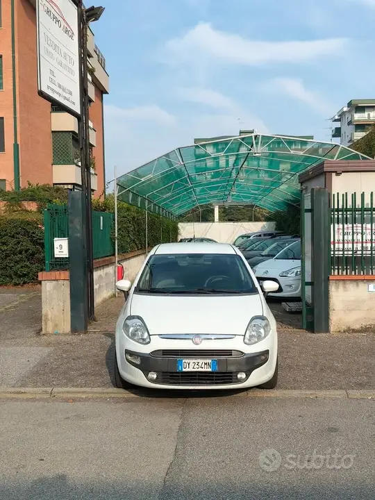 Fiat Punto Evo 2009 photo 2