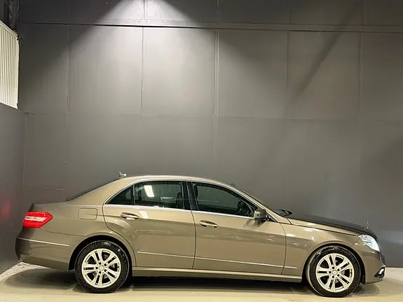 Mercedes-Benz E200 D 2011 photo 5