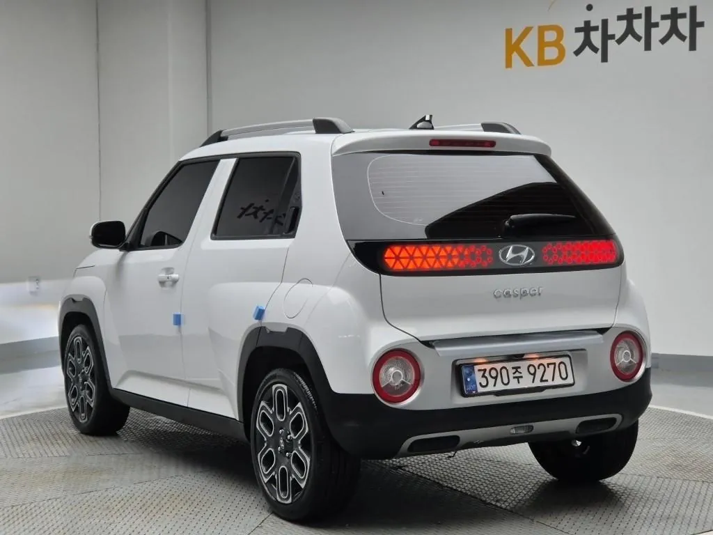 Hyundai Casper 2023 photo 2