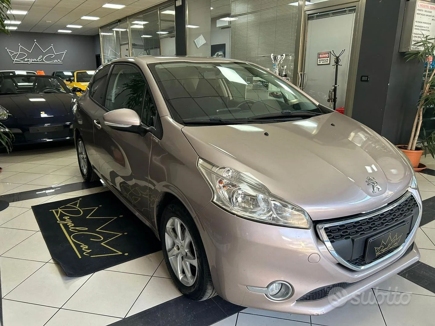 Peugeot 208 2012 photo 4