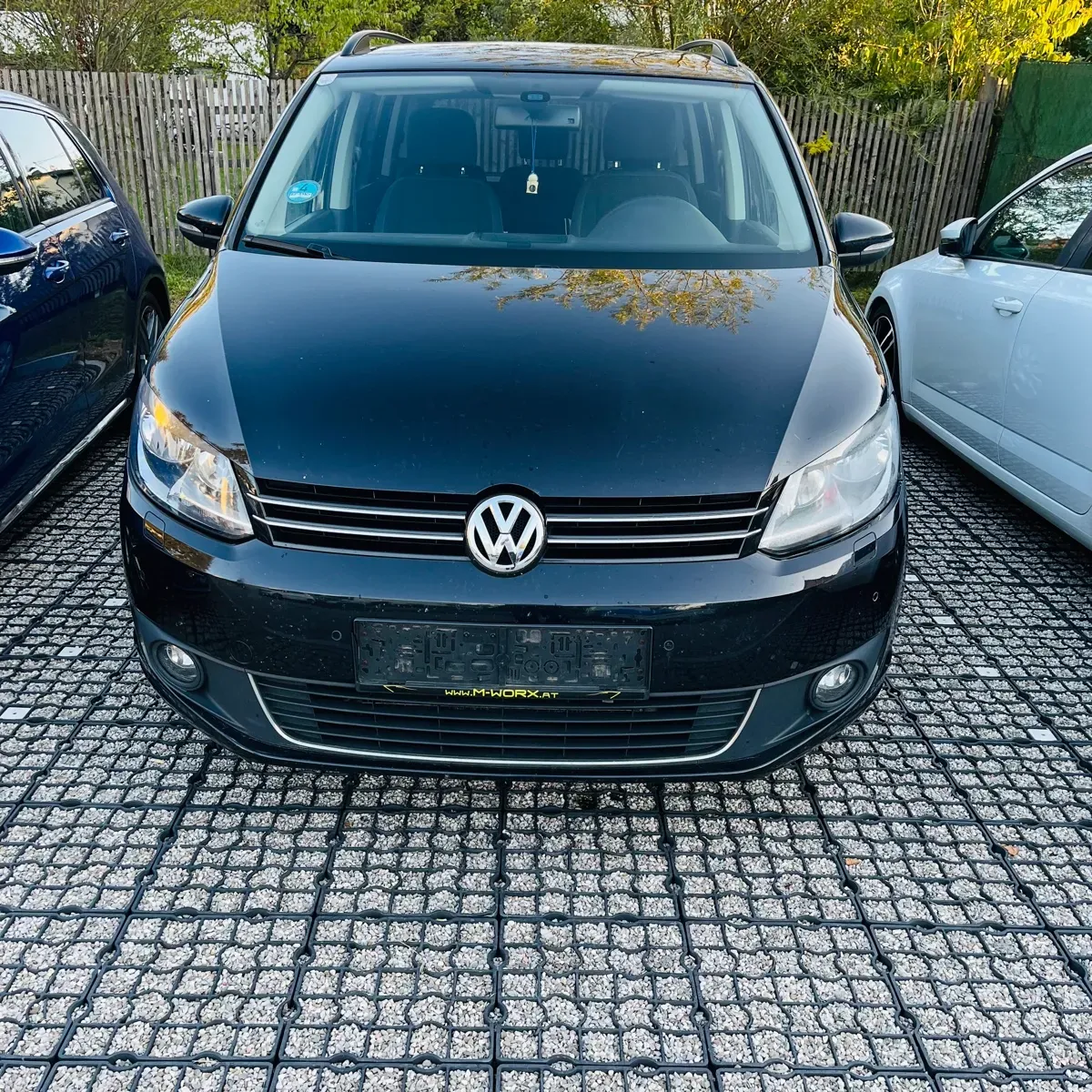 Volkswagen Touran 2014 photo 2