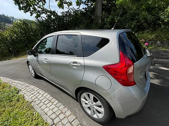 Nissan Note 2015 photo 2