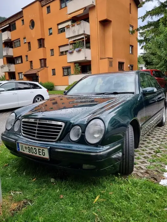 Mercedes-Benz E-Class 2001 photo 3