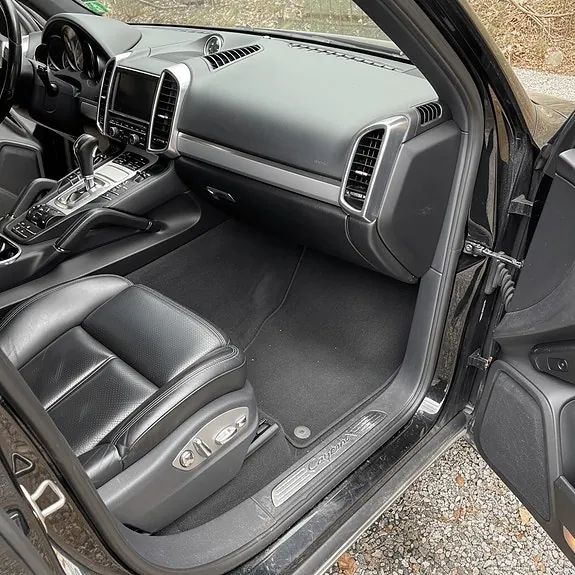 Porsche Cayenne 2011 photo 4