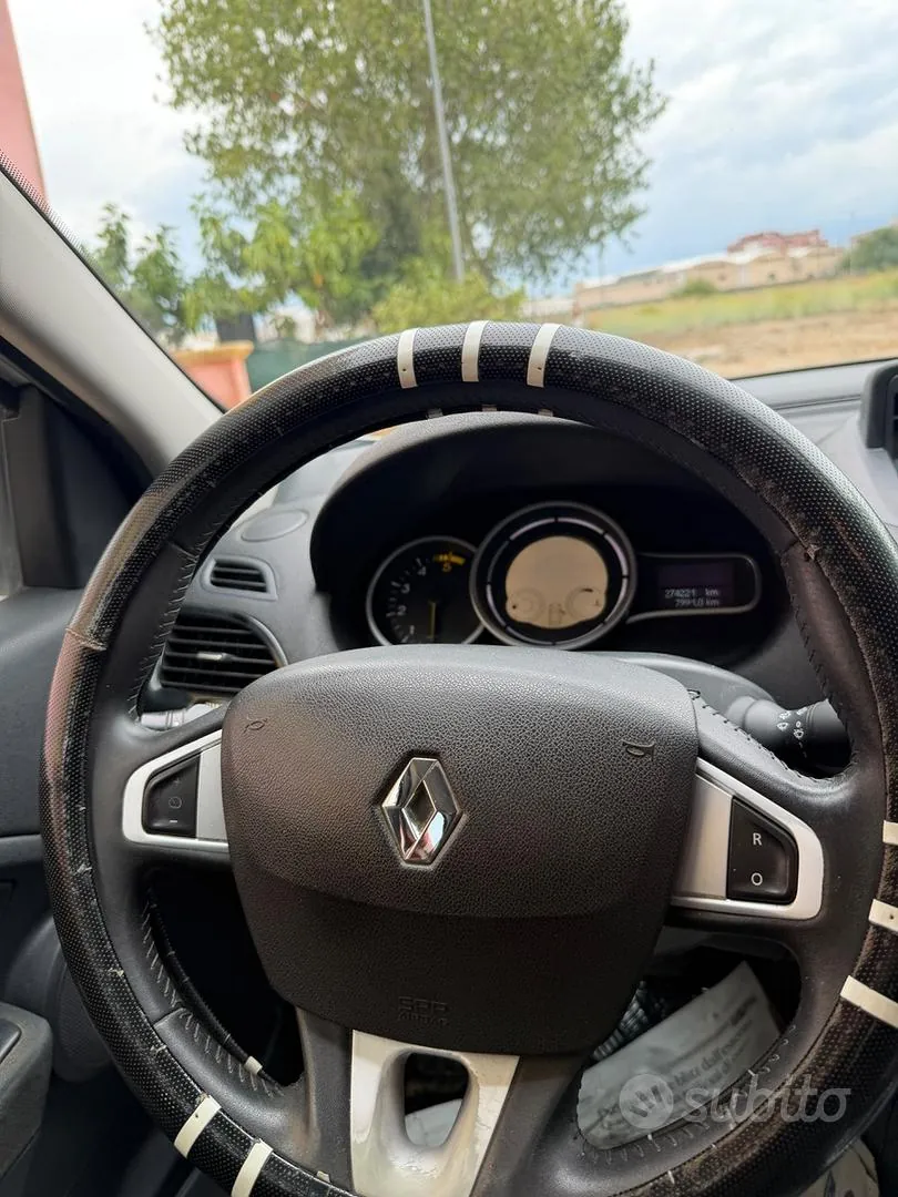Renault Megane 2011 photo 3