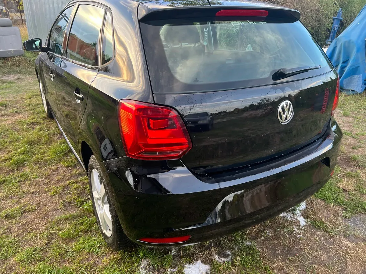 Volkswagen Polo 2015 photo 3