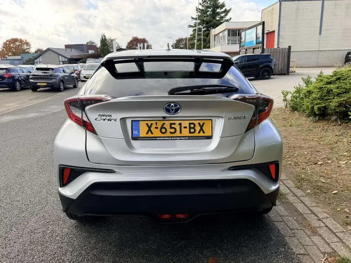 Toyota C-Hr 2017 photo 4
