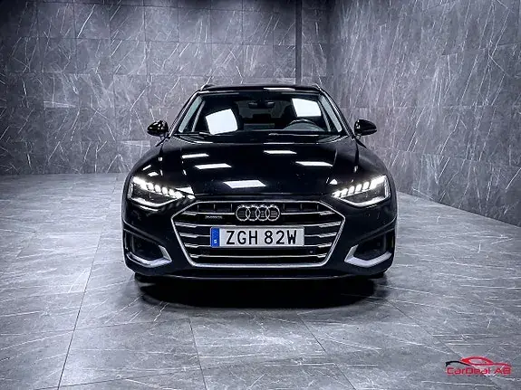 Audi A4 2022 photo 2