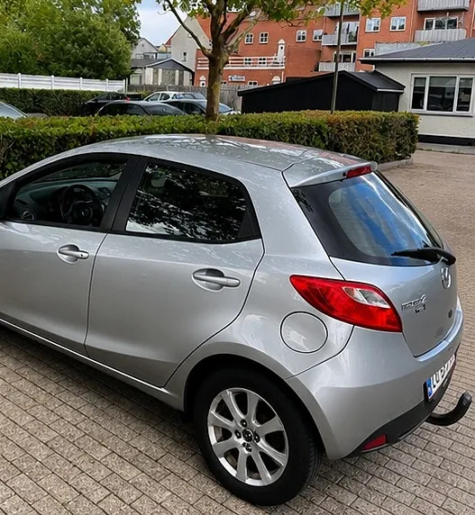 Mazda 2 2013 photo 4