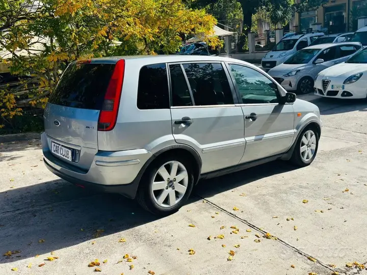 Ford Fusion 2003 photo 5