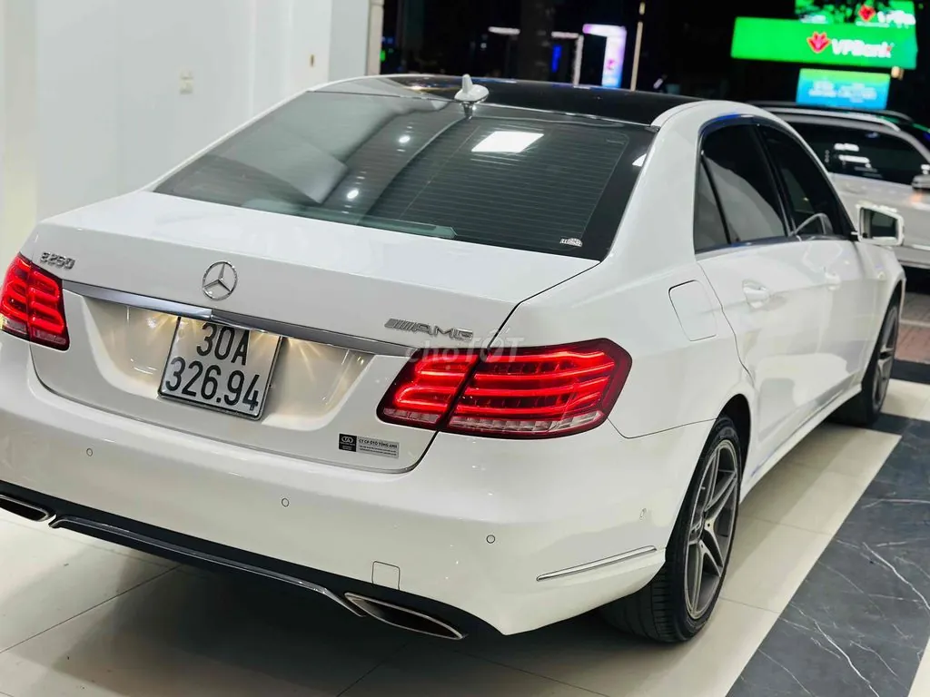 Mercedes-Benz E-Class 2013 photo 4