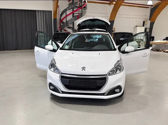 Peugeot 208 2018 photo 2