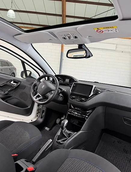 Peugeot 208 2018 photo 4