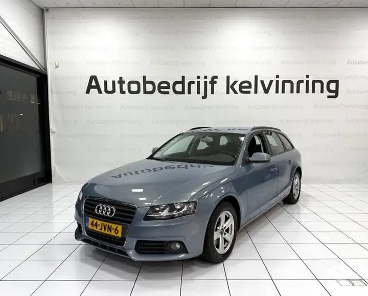 Audi A4 2009 photo 2