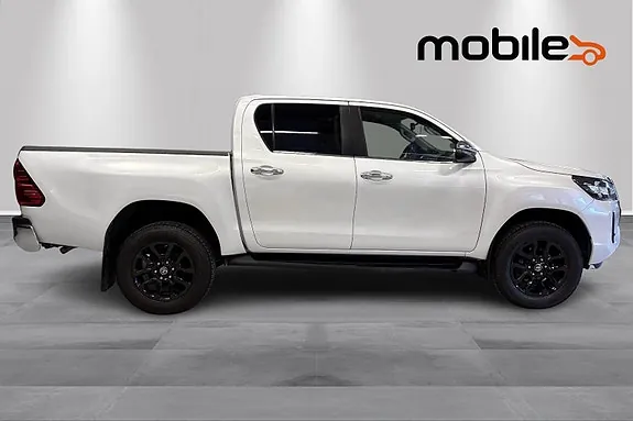 Toyota Hilux 2023 photo 2