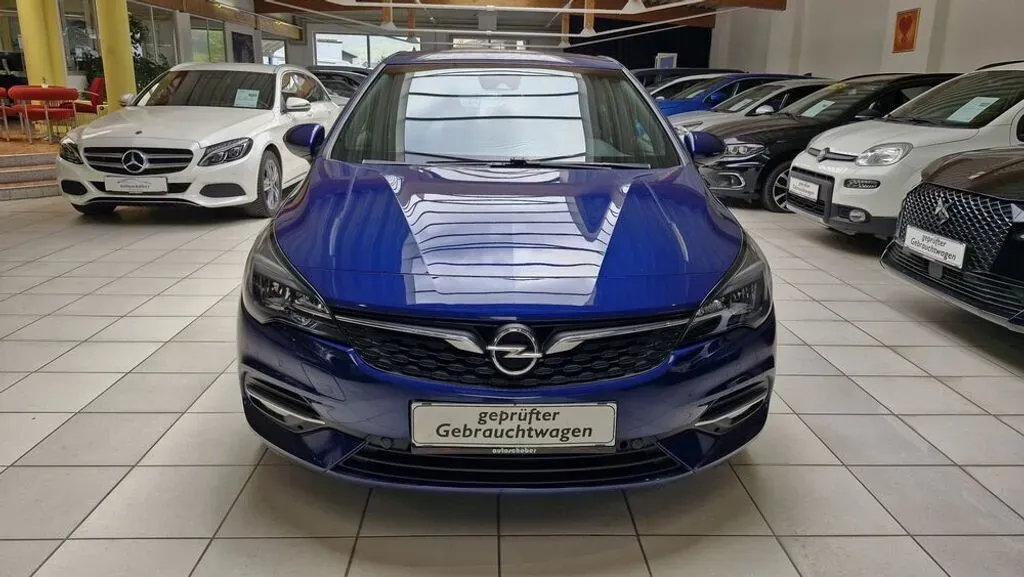 Opel Astra 2020 photo 2