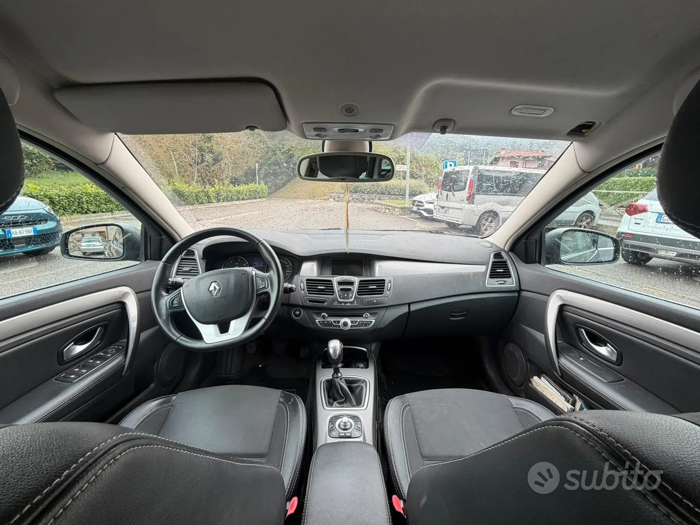 Renault Laguna 2011 photo 4