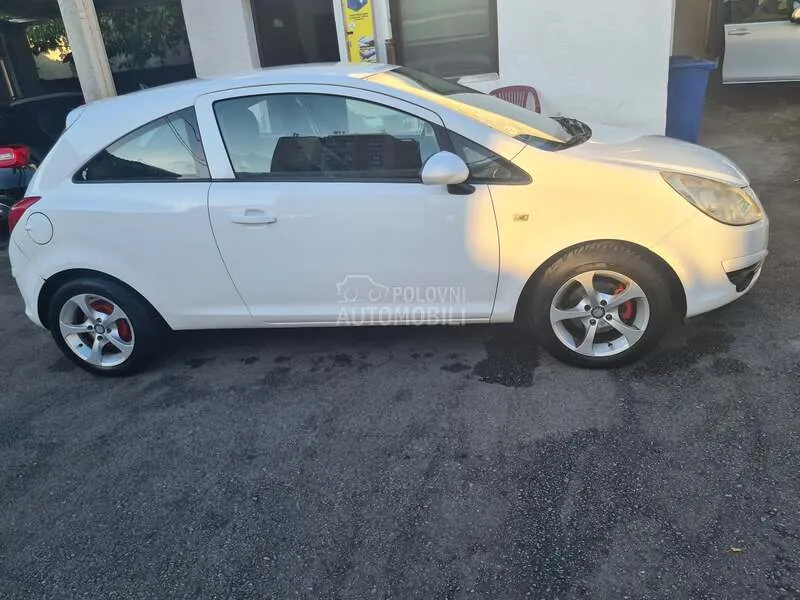 Opel Corsa D 2009 photo 3