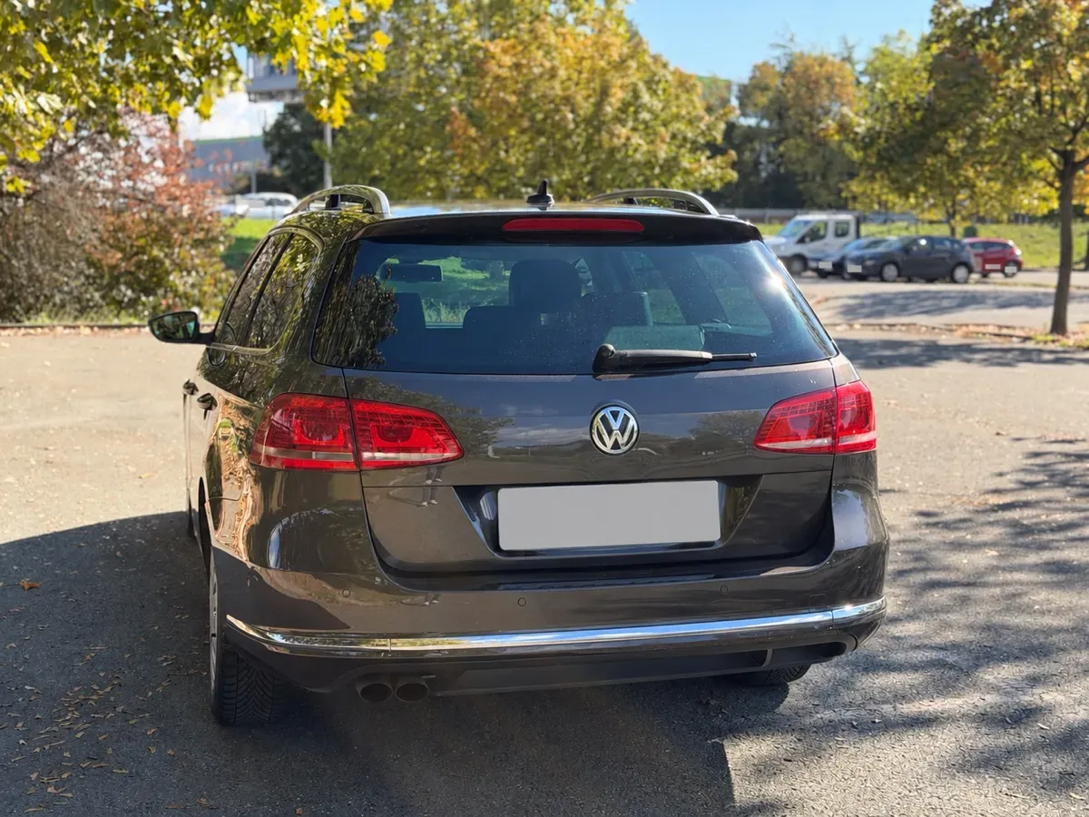 Volkswagen Passat 2012 photo 2