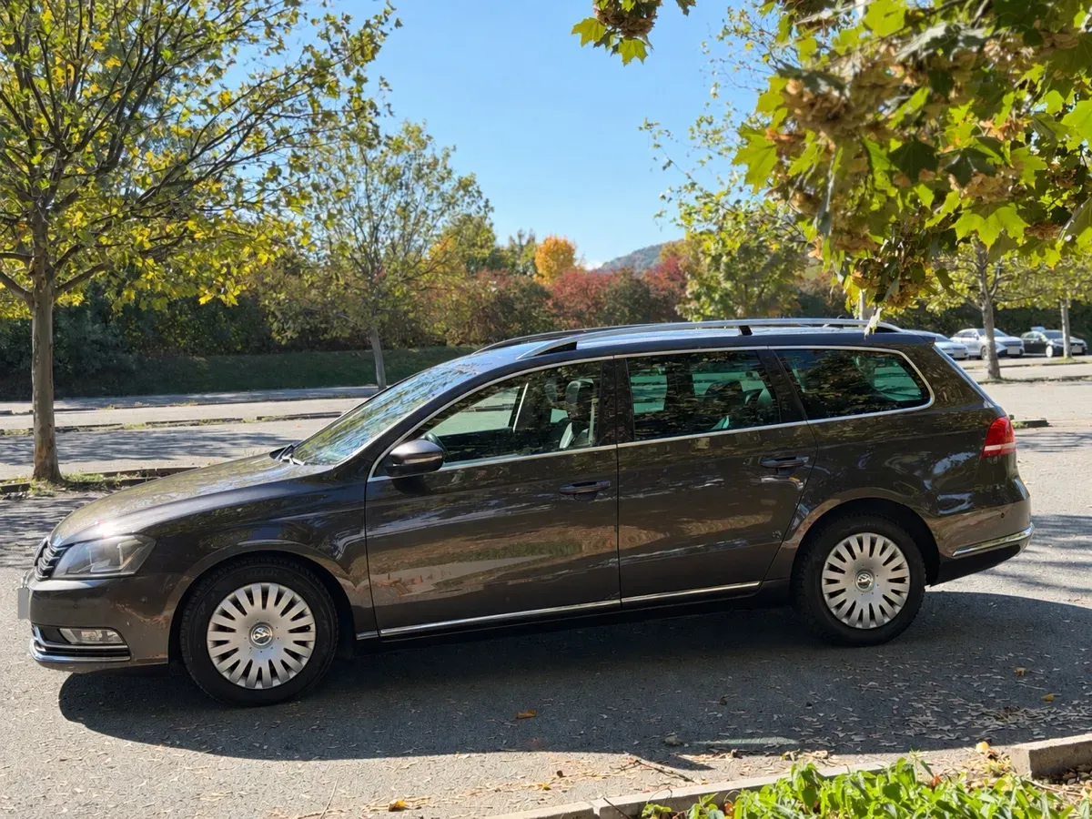 Volkswagen Passat 2012 photo 3