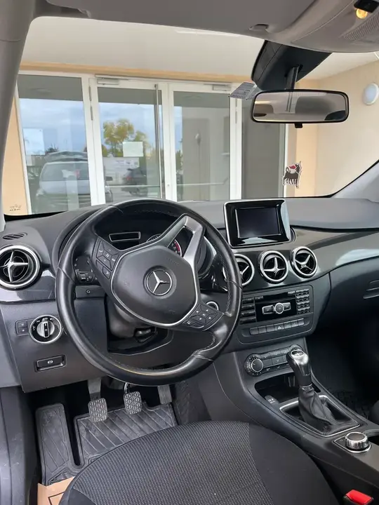 Mercedes-Benz B-Class 2012 photo 3