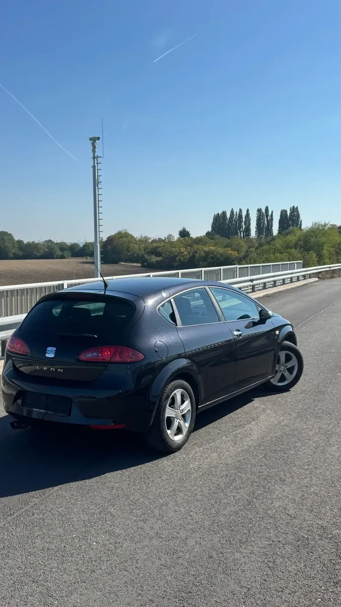 Seat Leon 2008 photo 3