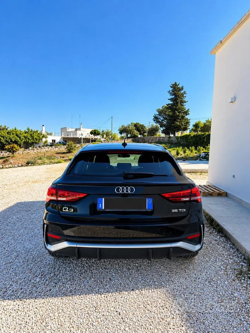 Audi Q3 2022 photo 2