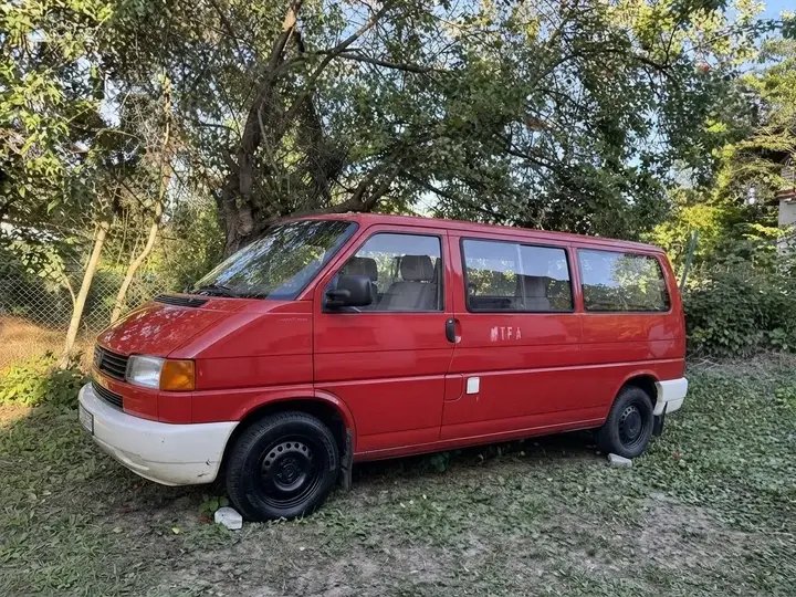 Volkswagen T4 1996 photo 2