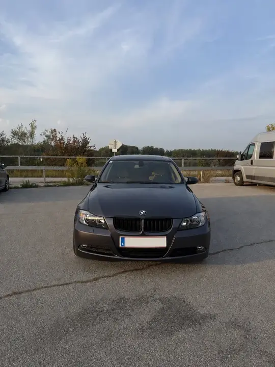 BMW 318I 2006 photo 2