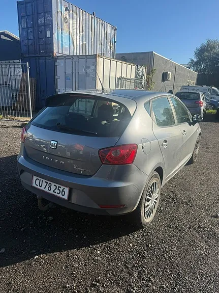Seat Ibiza 2013 photo 2