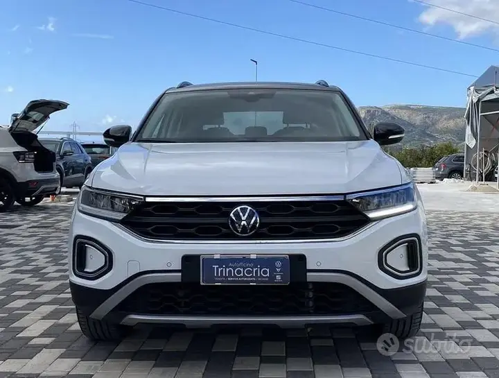 Volkswagen T-Roc 2025 photo 2