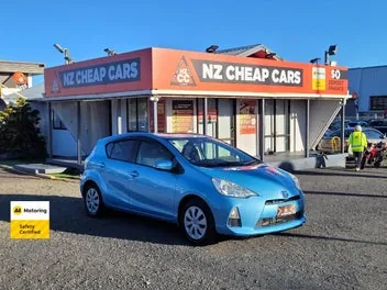 Toyota Aqua 2013 photo 2