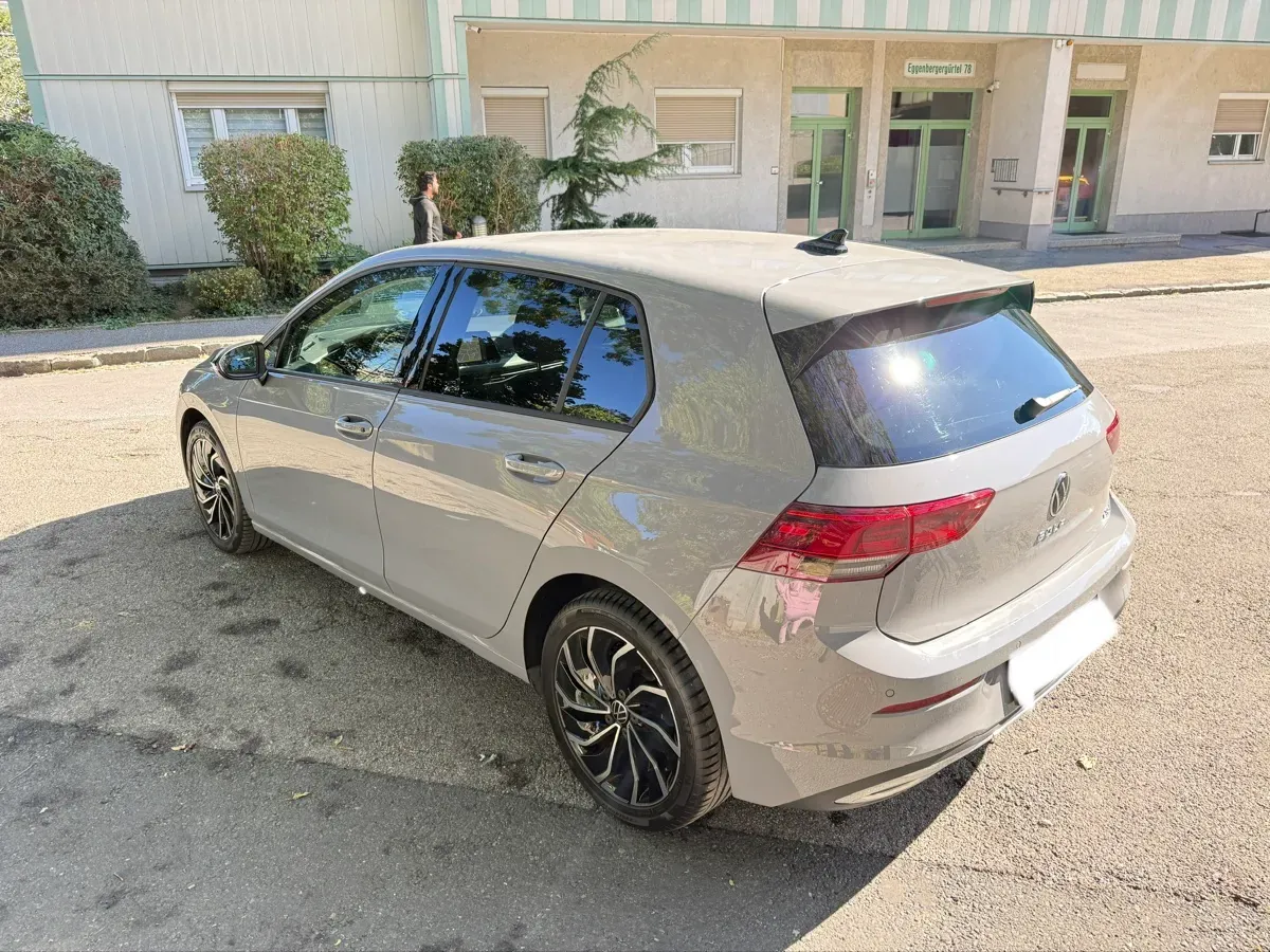 Volkswagen Golf 2023 photo 3