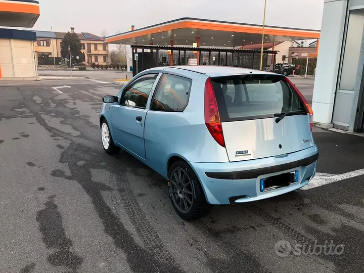 Fiat Punto 2003 photo 2