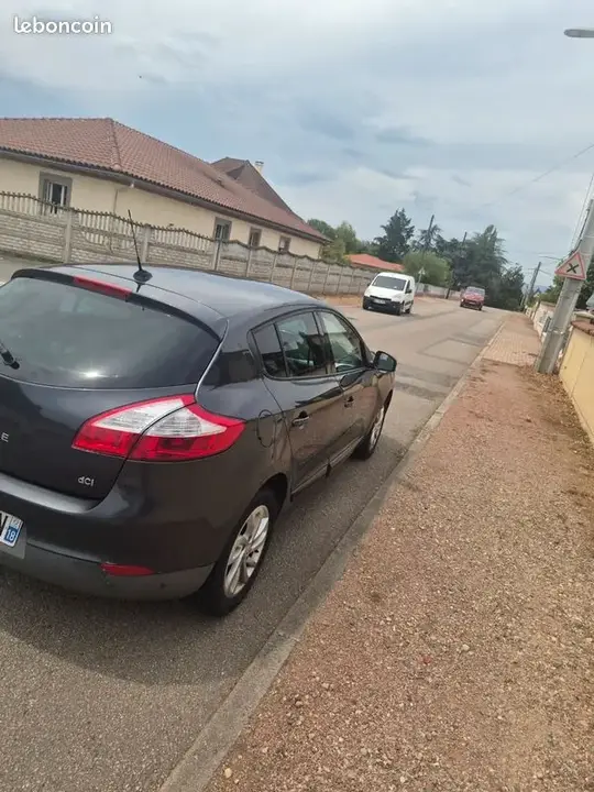 Renault Megane 2013 photo 2