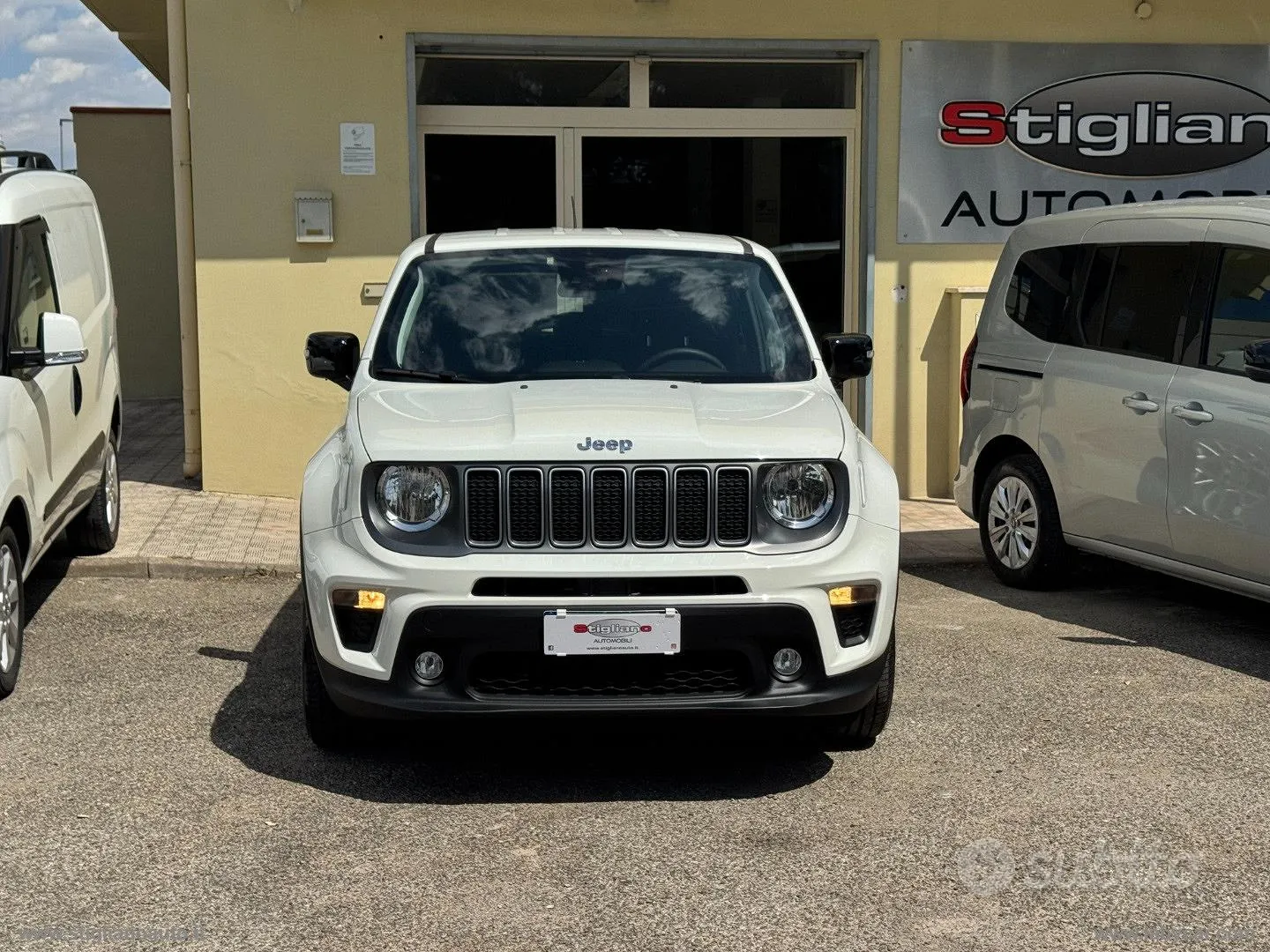 Jeep Renegade 2023 photo 2