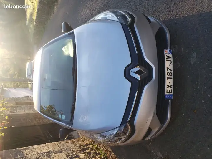Renault Clio 2018 photo 2