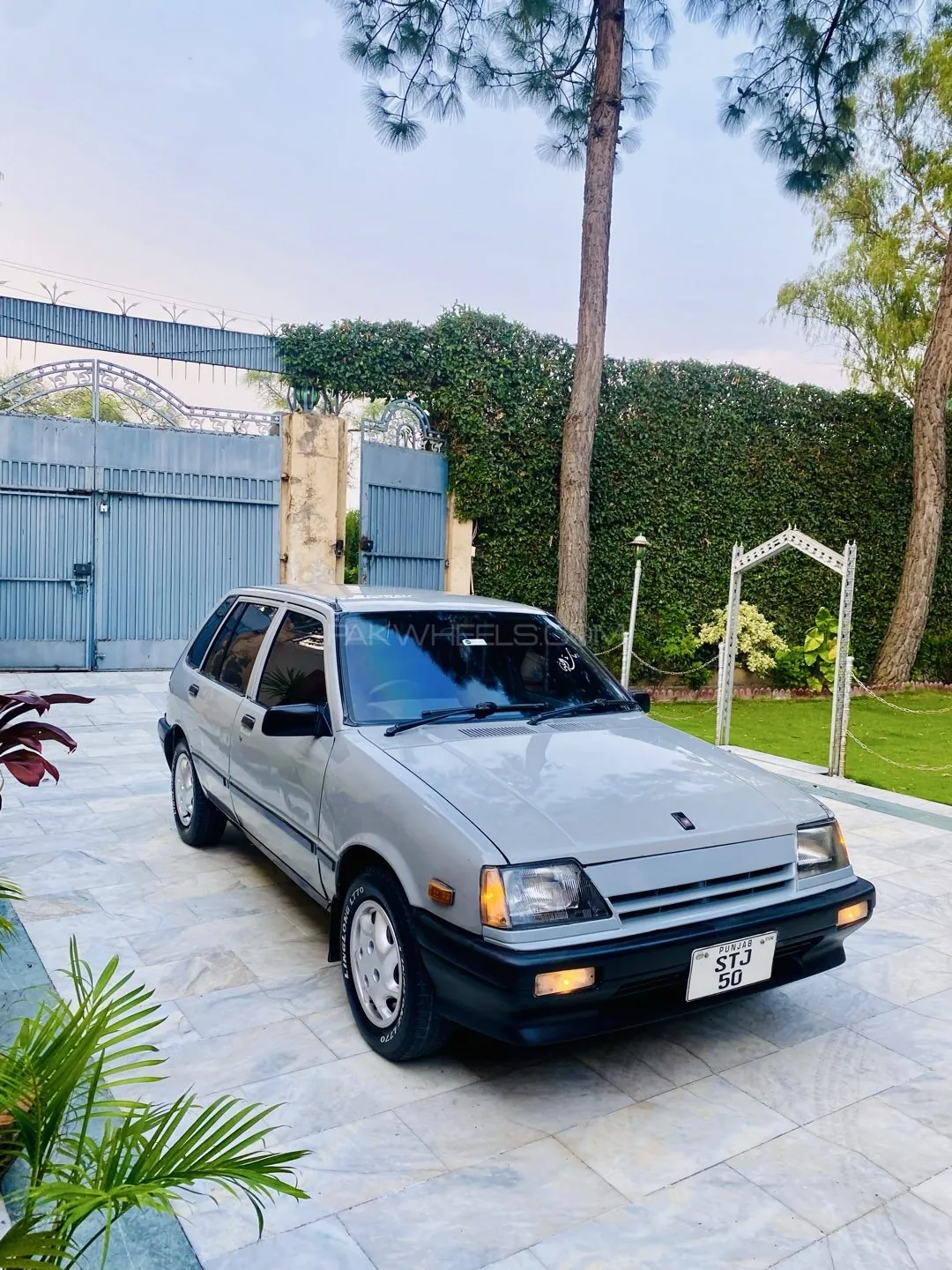 Suzuki Khyber