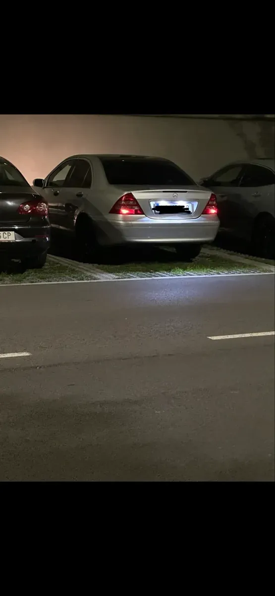 Mercedes-Benz C-Class 2001 photo 2