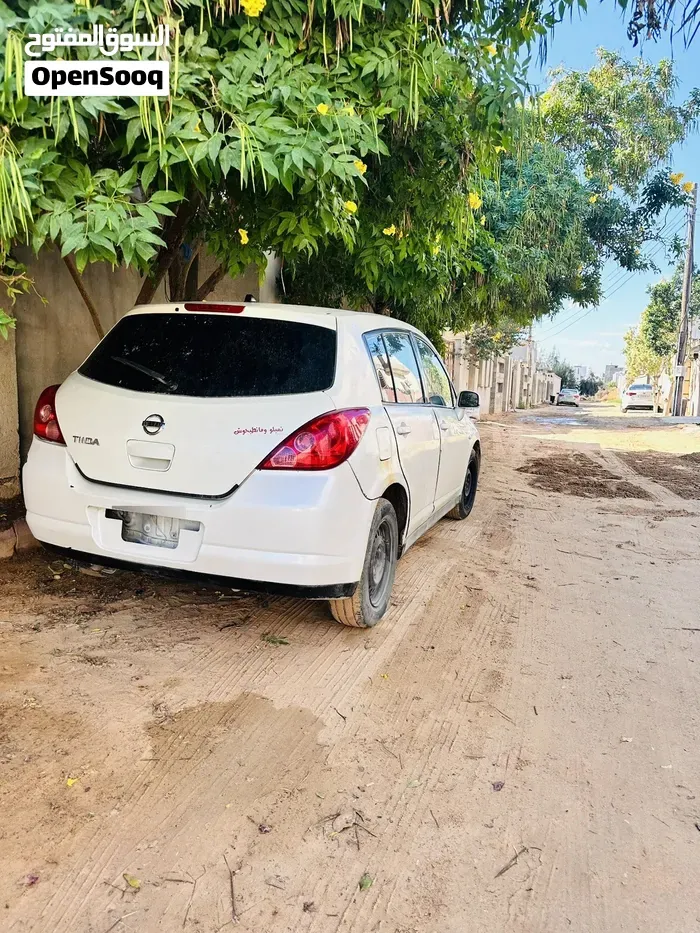 Nissan Tiida 2007 photo 2