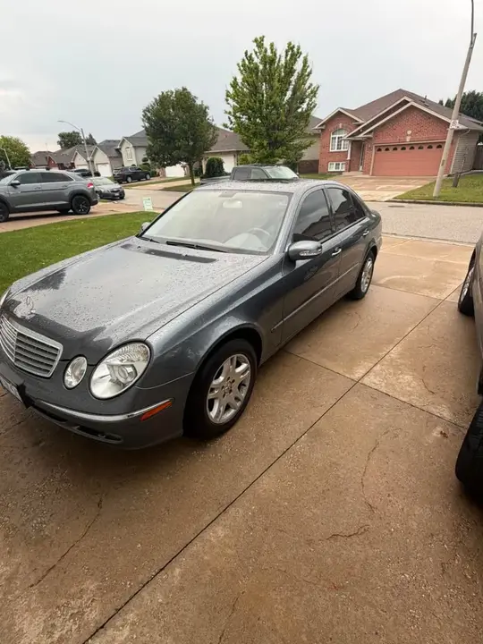 Mercedes-Benz E-Class 2005 photo 2