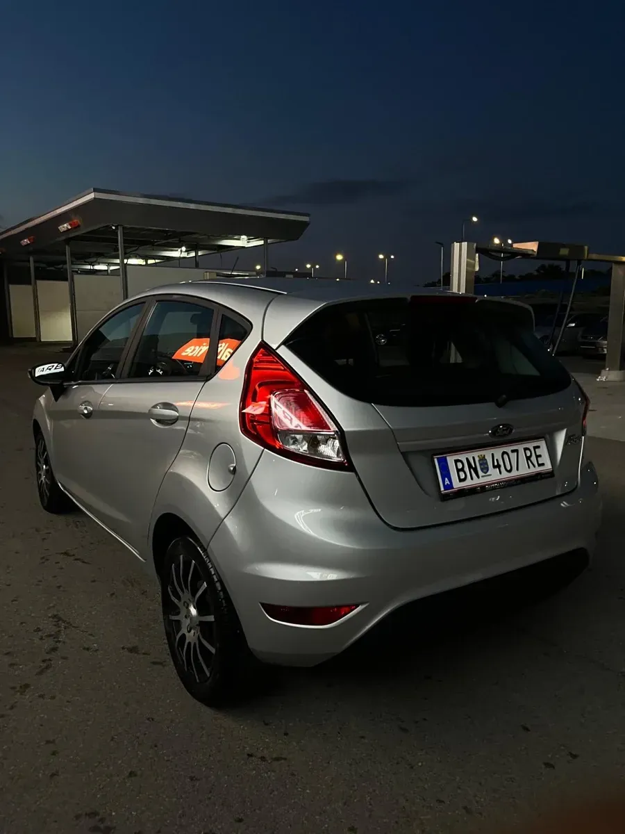 Ford Fiesta 2013 photo 3