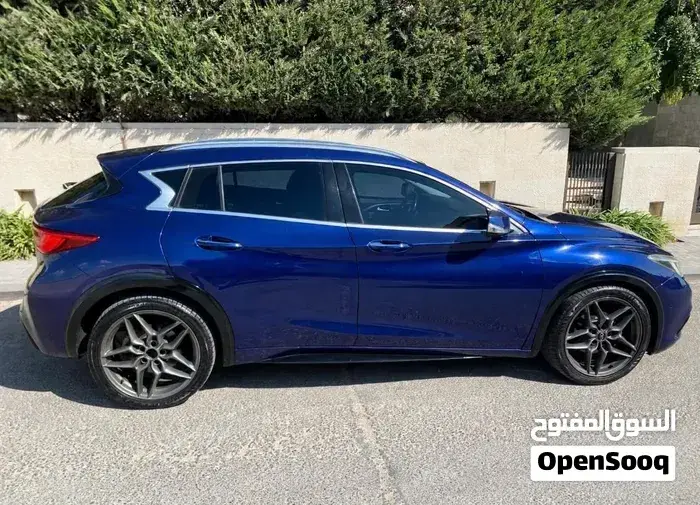Infiniti Q30 2017 photo 2