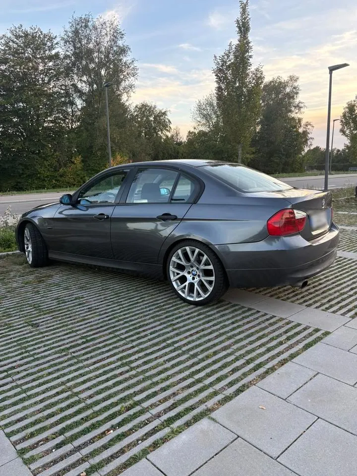 BMW E90