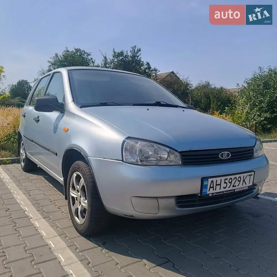 Lada Kalina 2012 photo 2
