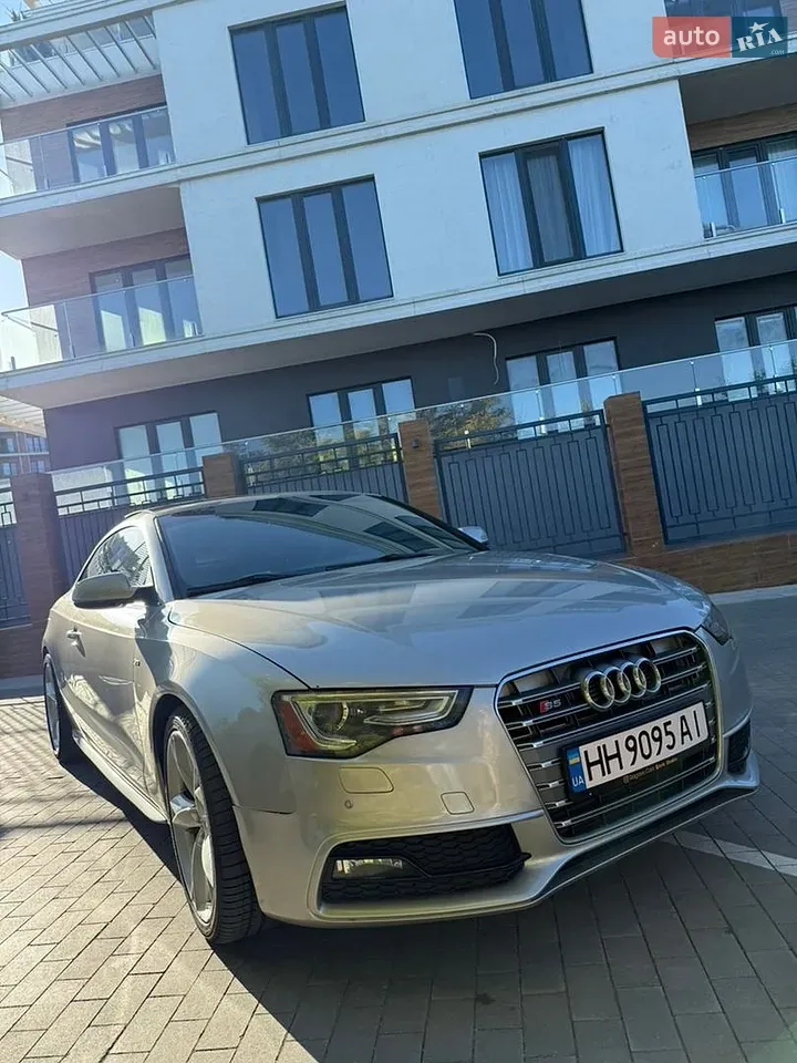 Audi A5 2012 photo 2