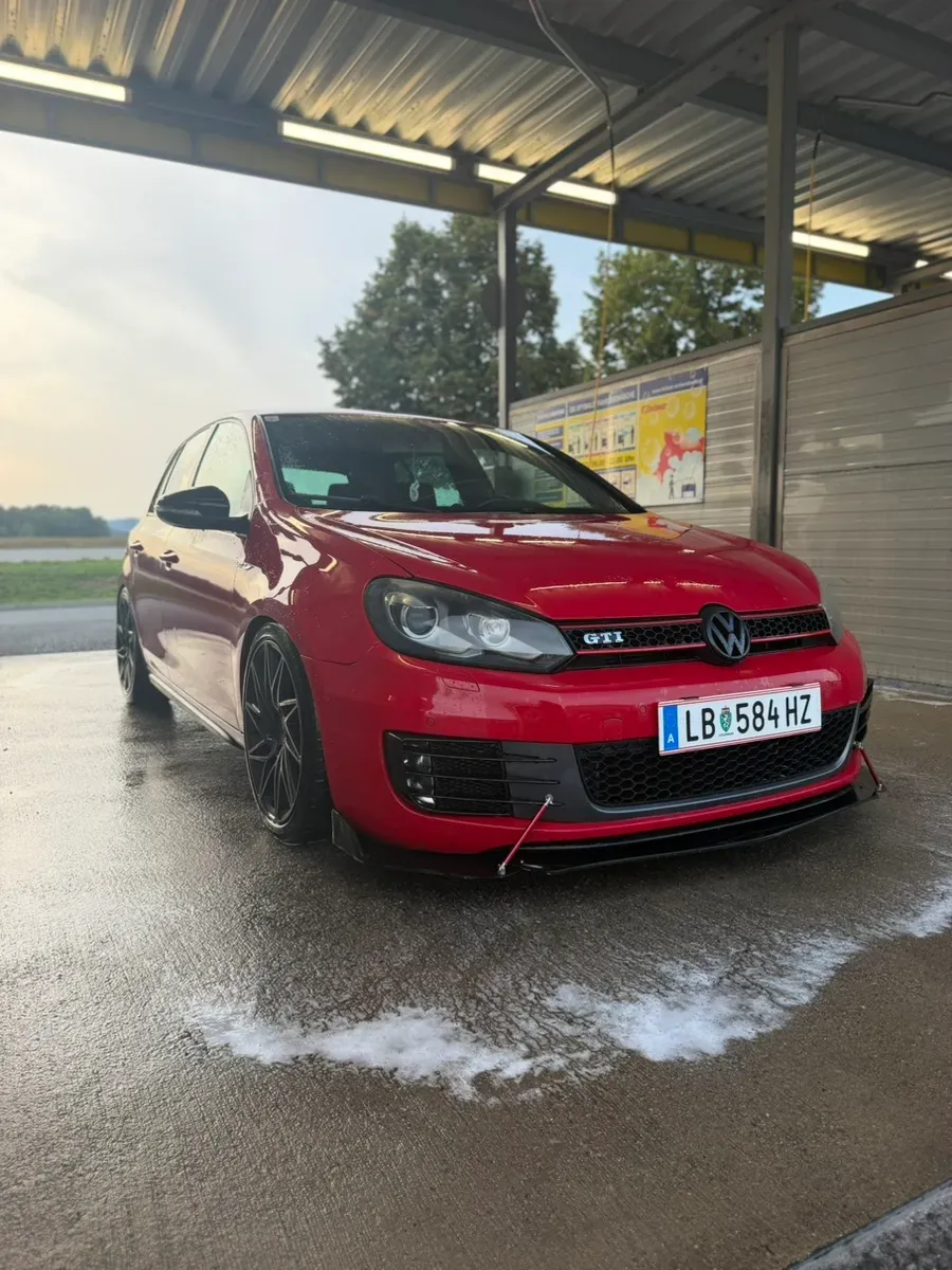 Volkswagen Golf 2010 photo 2