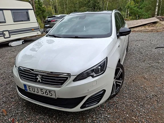 Peugeot 308 Sw 2015 photo 2