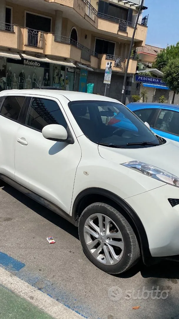 Nissan Juke 2011 photo 4